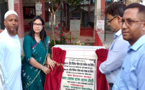 শিবপুর পুটিয়ায় উন্নয়ন মূলক কাজের শুভ উদ্বোধন করেন জেলা প্রশাসক