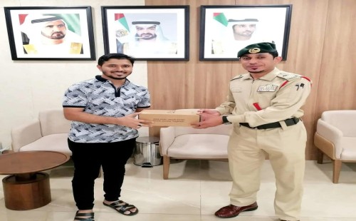 দুবাই পুলিশের সম্মাননা পেল বাংলাদেশি আজিজ