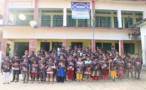 পানছড়িতে শিক্ষার মান উন্নয়নে ৩ বিজিবি’র মানবিক উদ্যোগ: শিক্ষার্থীদের মাঝে শিক্ষা সামগ্রী ও মাদরাসায় সোলার বিতরণ